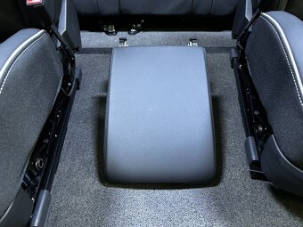 VW Touareg III CR7 kuzeny interier sedacky - 3