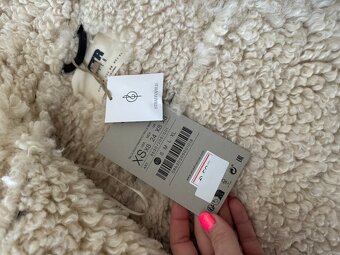 Kožená bunda s kožíškem - 3