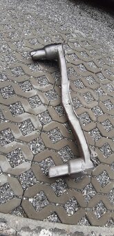 Renault 8 zadní nápravnice - 3