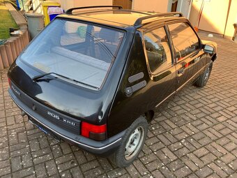 Peugeot 205 1.8 D - 3