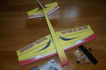 MODEL LETADLA VA - 330 EXTRA - 3