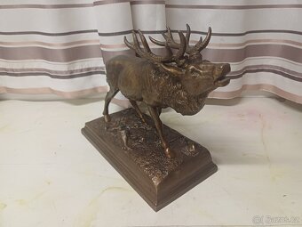 Socha jelena bronz - 3