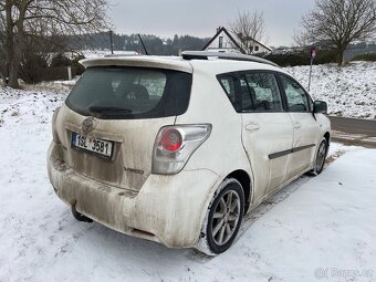 Toyota Verso 2.0D4D -93 kw 2011 -náhradní díly - 3