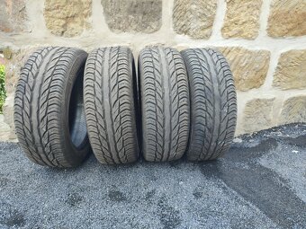Pneu 185/55 R15 - 3
