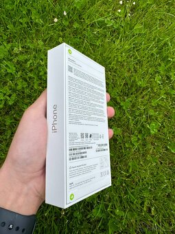 Apple iPhone 16 Pro 256GB - přírodně titanový - 3