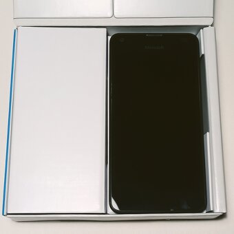 Microsoft Lumia 550, mobilní telefon - 3