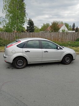Prodám Ford Focus 1,6 benzín, 74kw, r.v. 6/2005 - 3