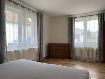 Pronájem domu se zahradou a bazénem, 3+1, 110 m2, Žhery, - 3