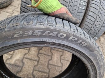 235 40 r 19 Dunlop zimni - 3