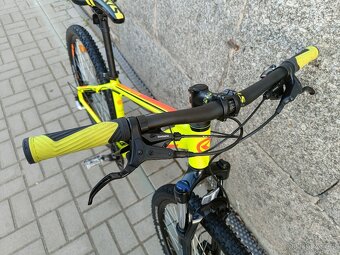 KELLYS MADMAN 27.5" 3x8/SR XCT LO/hydr.kotouče vel.XS - 3