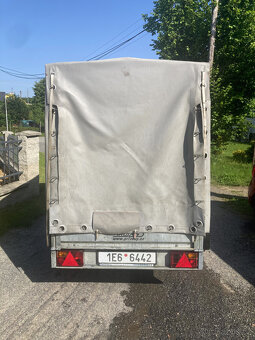 PRODÁM ZAPLACHTOVANÝ BRŽDĚNÝ PŘÍVĚSNÝ VOZÍK NIEWIADOW-1000kg - 3
