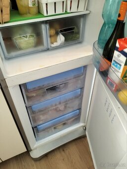 Náhradní sklo do lednice Indesit - 3