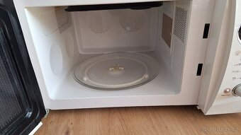 Mikrovlnná trouba s grilem – výborný stav - 3