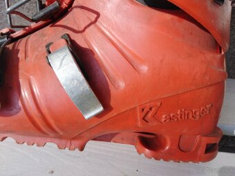 Retro lyžařské boty. - 3