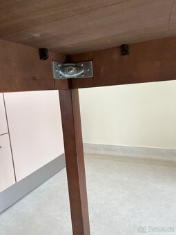 Jídelní stůl TON - 3