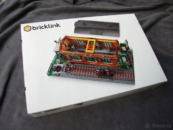 910033 LEGO Bricklink - Staré železniční depo - 3