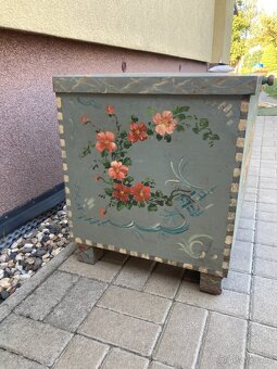 Dřevěná truhla - malovaná - 3