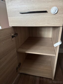Psací/kancelářský stůl - 3