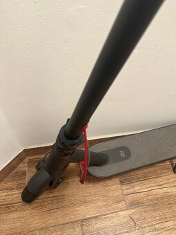 Elektrická koloběžka Xiaomi Mi Electric Scooter - 3