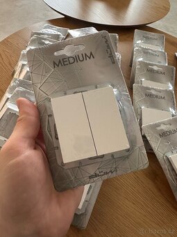 Vypínače, rámečky a zásuvky - 3