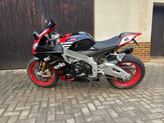 Aprilia RSV4 - 3