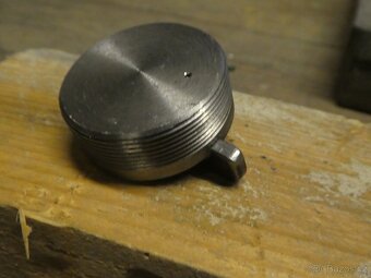 Manet 90  uzávěr nádrže - 3