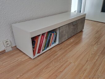 Skříňka pod TV. - 3