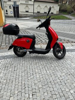Elektrický skútr Super soco CUX - 3