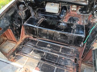 tatra 603 na renovaci - 3