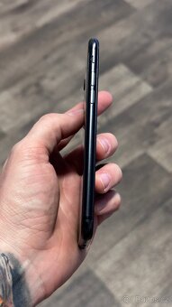 iPhone SE 2020 128Gb - 3