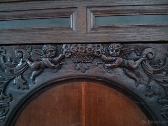 Elegantní a vysoce kvalitní skříňka 1650 roca - 3