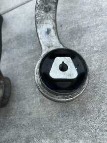 BMW E65/E66 sada předních ramen - 3