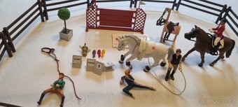 Schleich- Jezdecka škola sada - 3