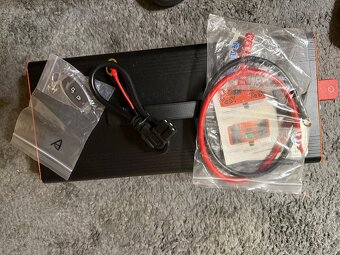 měnič napětí) značky HKFZ. Špičkový výkon: 10000 W. - 3