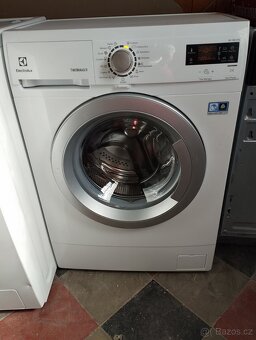 Pračka Electrolux slim na 6kg - 3