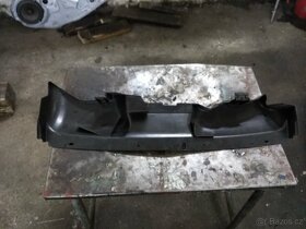 Prodám plast předního čela mezi světla focus II - 3