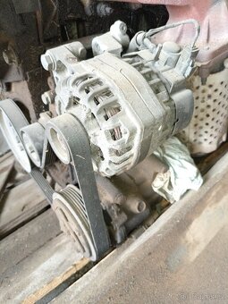 Prodám díly z C3 motor 1,4, díly komplet vozu - 3