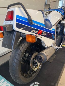 SUZUKI GSX-R 750 - 3