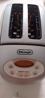 Toustovač DeLonghi 800 W - 3