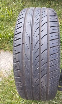235/55R17 - 3