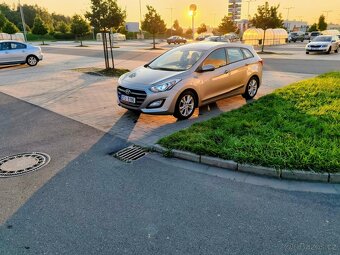 HYUNDAI I30 COMBI 1.6 CRDI 2016 81 kW TRIKOLOR WEEKEND - 3