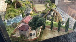 Kolejiště v Ikea stolku, mašinky N (1:160), diorama vláčky - 3
