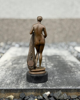 Bronzová socha Afrodita bohyně krásy antická dekorace dárek - 3