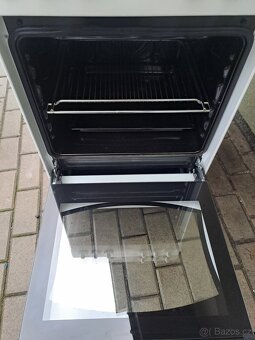 Prodám elektrický sporák Amica - 3