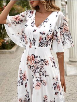 Nádherné letní šaty jak pro princeznu - 3