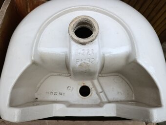 Litinové umyvadlo - 3