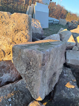 Pískovcové kvádry ručně tesané - 3