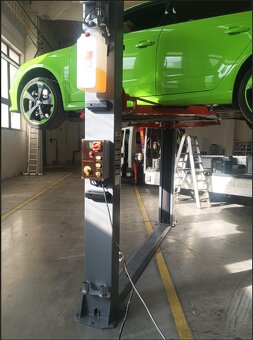 Dvousluopový elektrohydraulický zvedák L24BE - 3