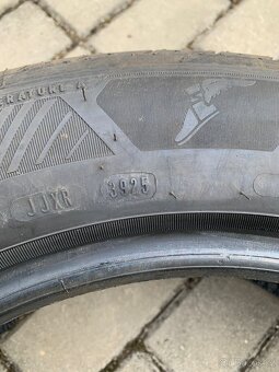 Pneu 205/60R16 - 3