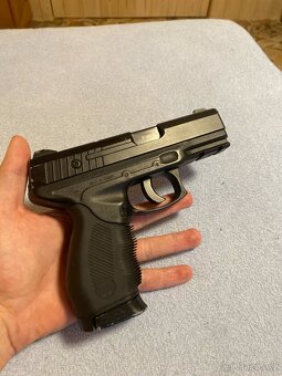 Airsoftová pistole - 3